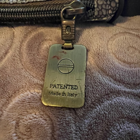 Borbonese Redwall Nylon crossbody bag made in Italy 🇮🇹 - Picture 5 of 8